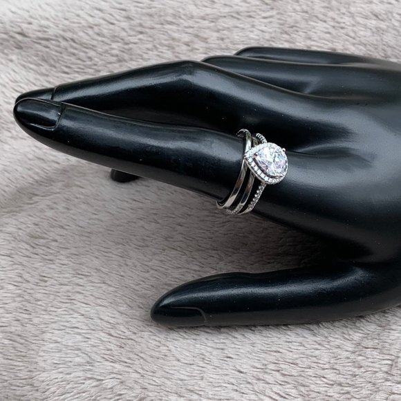 Bleu Sage Sterling Silver Tear Drop Crystal 3 Ring Set - Picture 1 of 14